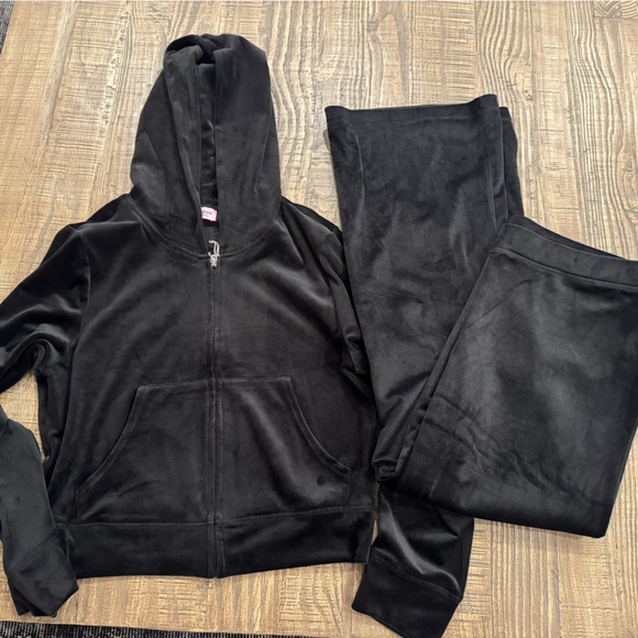 Juicy Couture Velour Tracksuit in Black. - Picture 5 of 12